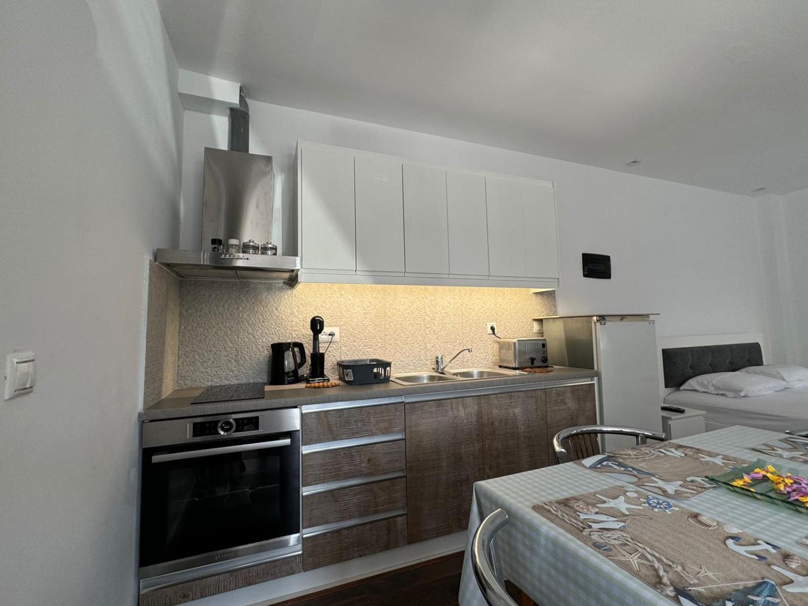 Sulozeqi Apartments Ksamil Ngoại thất bức ảnh